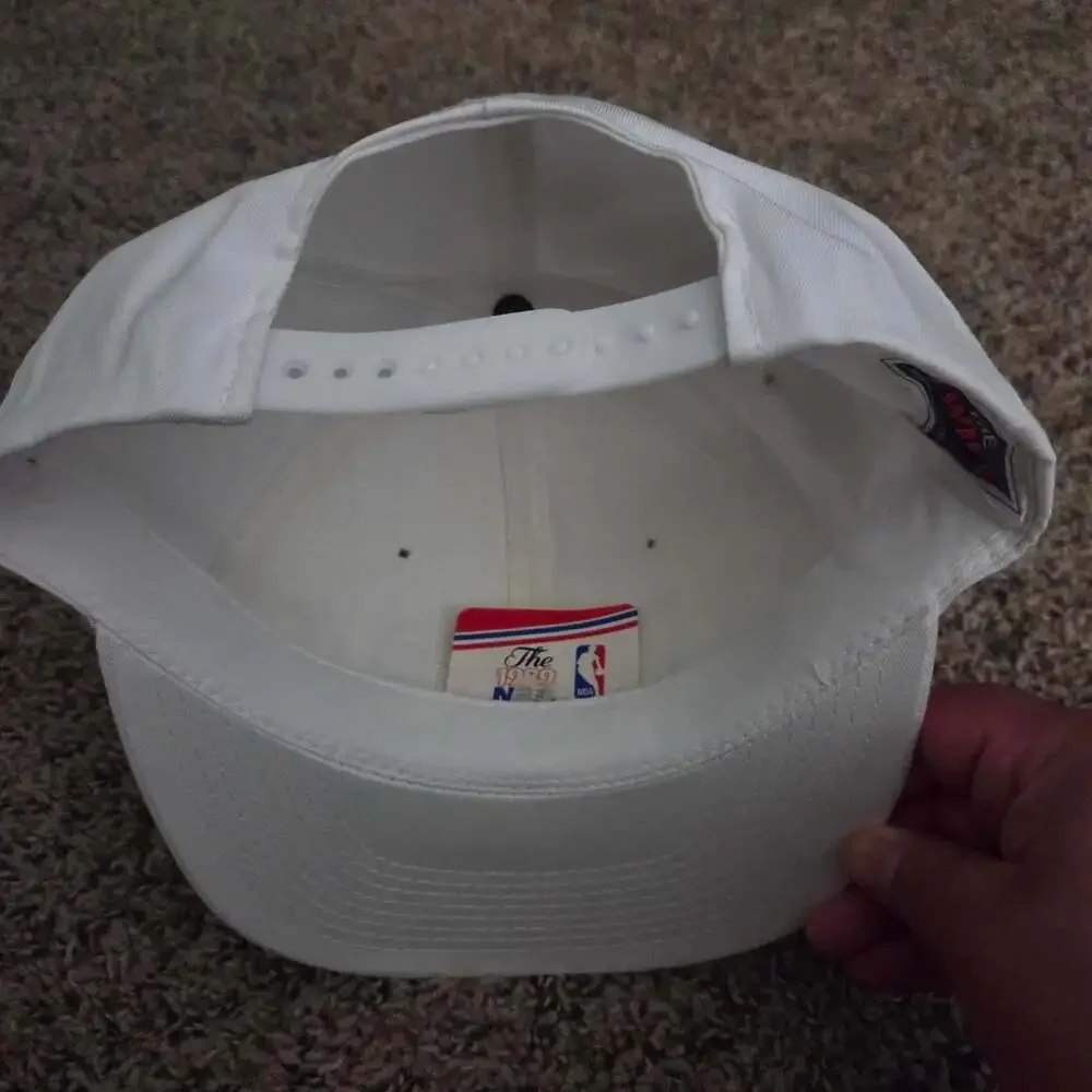 Vintage Sports Specialties Detroit Pistons 1989 NBA World Champions Snapback Hat